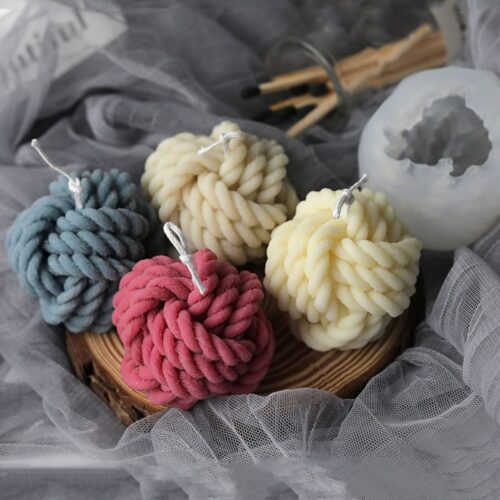 Wollen Ribbon Candle Mould